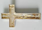 Het plastic kruisbeeld van het Doodskist Dwarsd049 Gouden Antieke Messing zamak voor doodskistgebruik 10.8*6.6cm